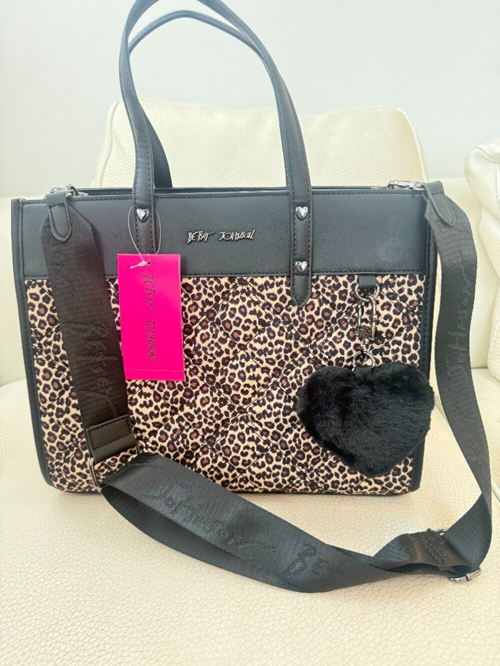 BETSEY JOHNSON XOBECA TOTE CROSSBODY BAG LEOPARD BLACK W FAUX FUR HEART CHARM